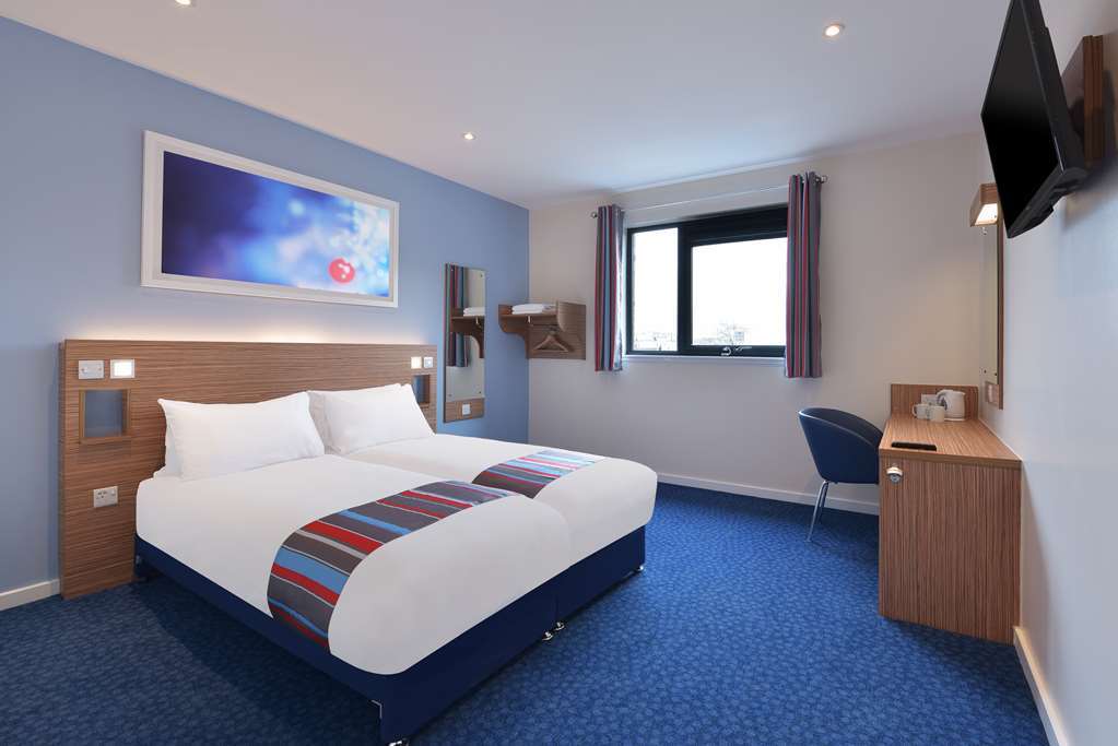 Travelodge Birmingham Kingswinford Room photo